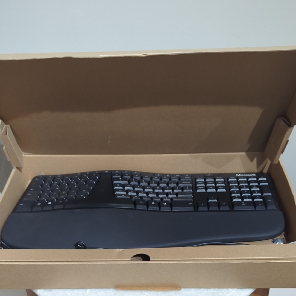 Microsoft Ergonomic Keyboard in Black
